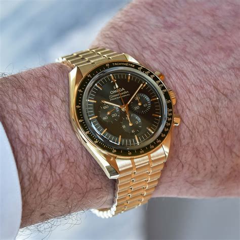 omega speedmaster dial.